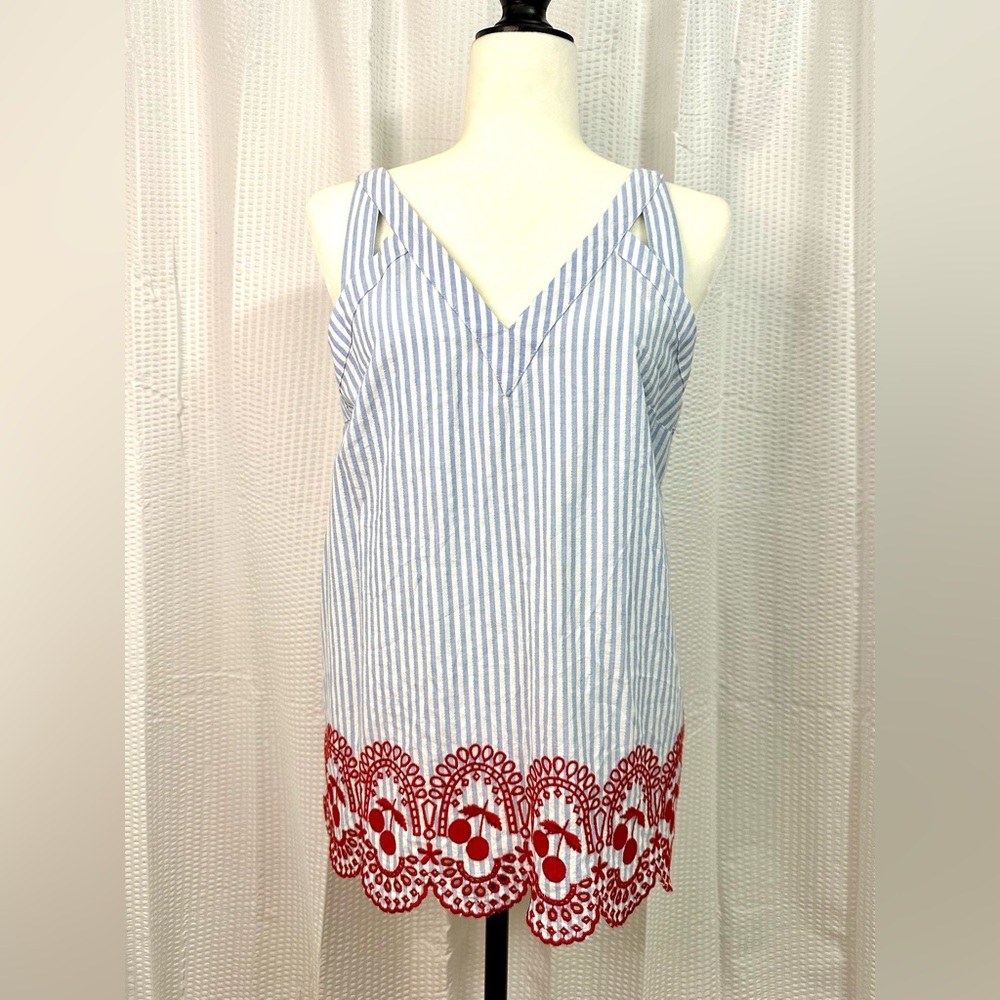 Crown and Ivy Cherry Top